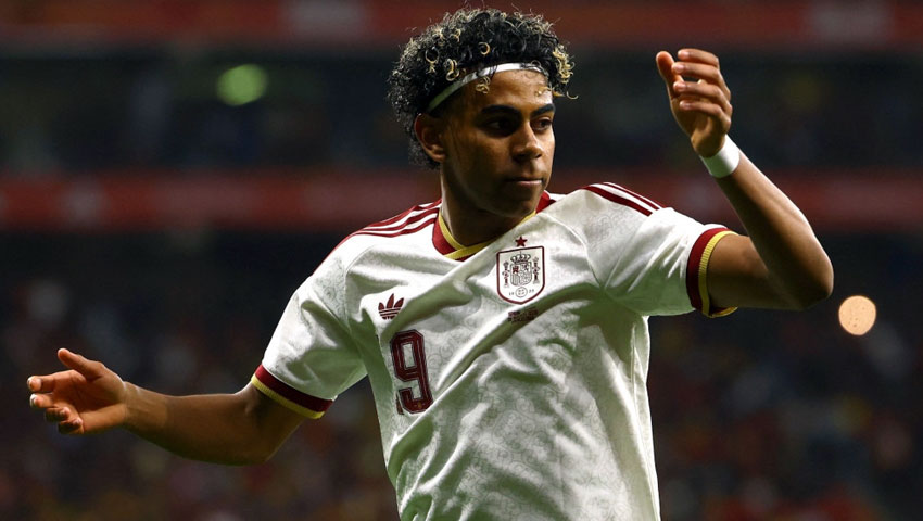 ‘আমি মুসলিম, আলহামদুলিল্লাহ’, ইয়ামালের প্রতিবাদে সরব ফুটবল বিশ্ব