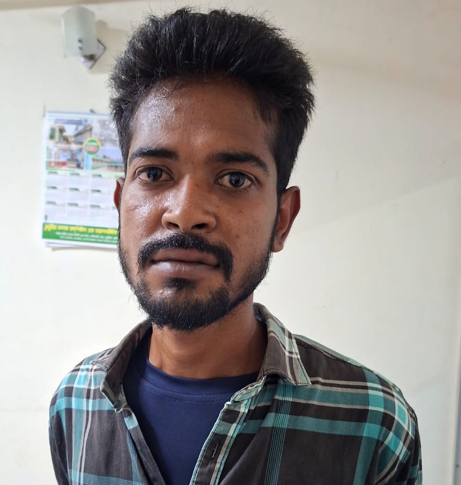 তেরখাদায় আন্তঃজেলা ডাকাত দলের সদস্য রাজু ডাকাত আটক