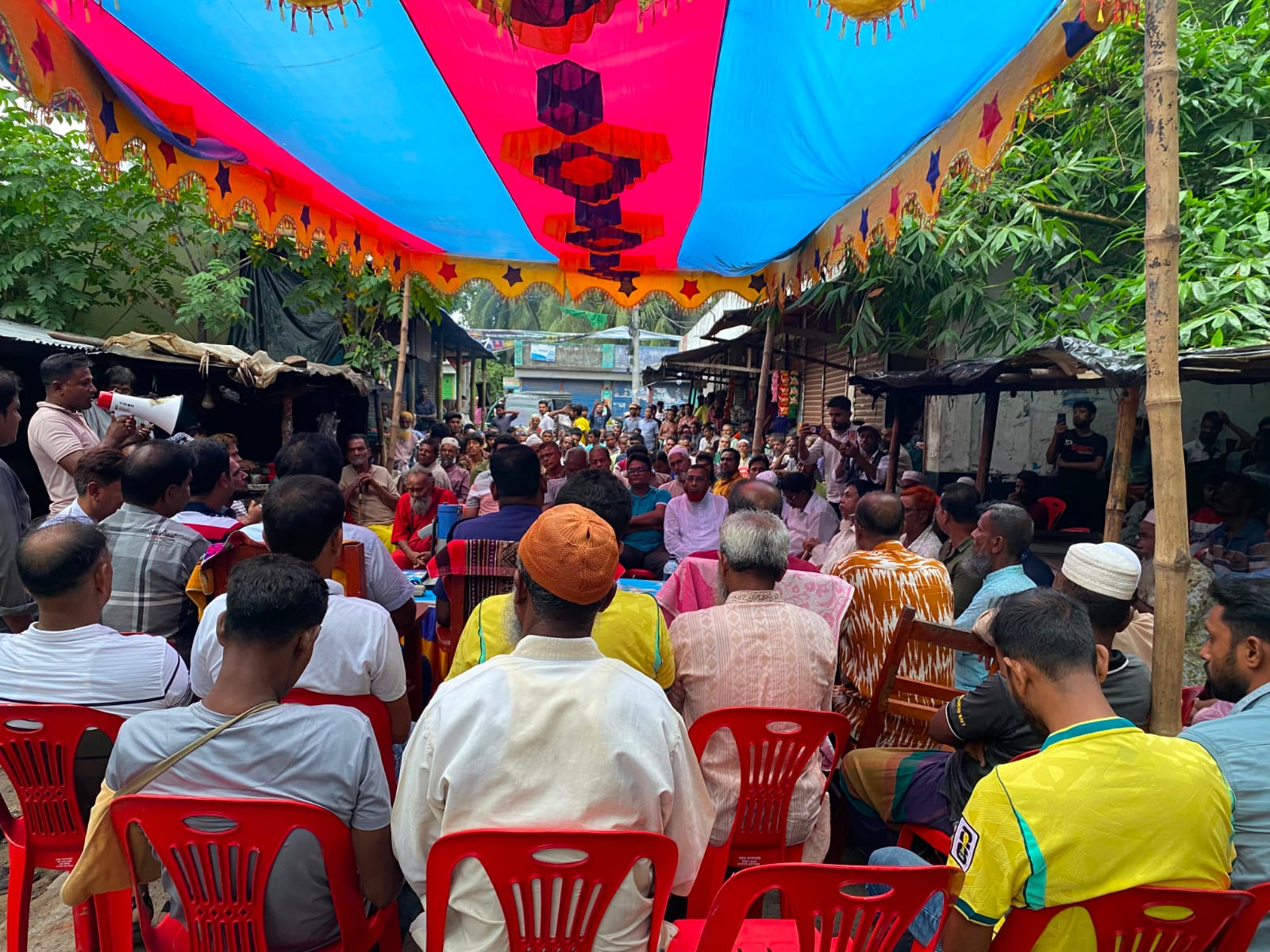 কালিয়ায় আইন-শৃঙ্খলা পরিস্থিতি উন্নয়নে গ্রামবাসীদের সঙ্গে পুলিশের মতবিনিময় সভা