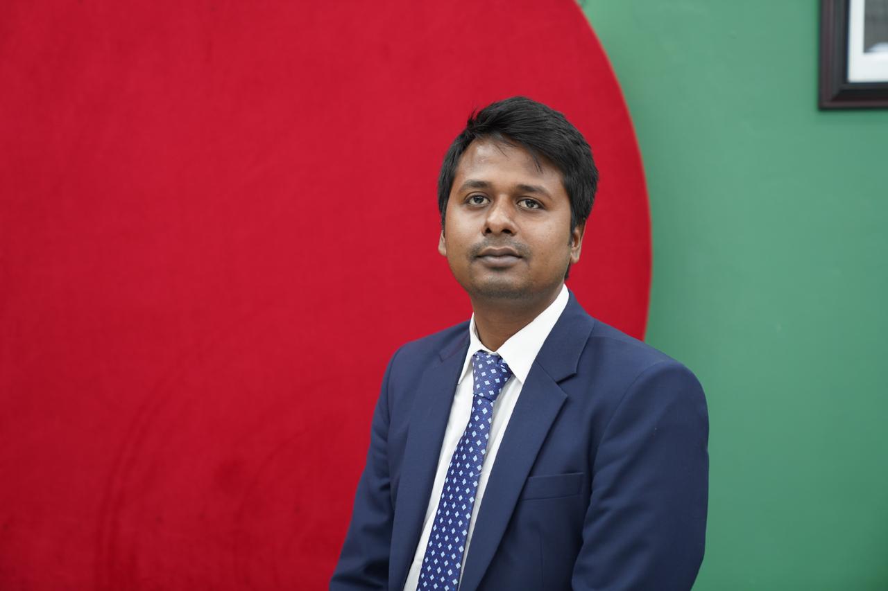 আগৈলঝাড়ায় ইউএনও হিসেবে যোগদান করলেন নিরুপম মজুমদার 