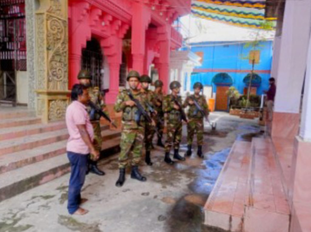 মৌলভীবাজারে দুর্গাপূজা উপলক্ষে বাংলাদেশ সেনাবাহিনীর টহল জোরদার