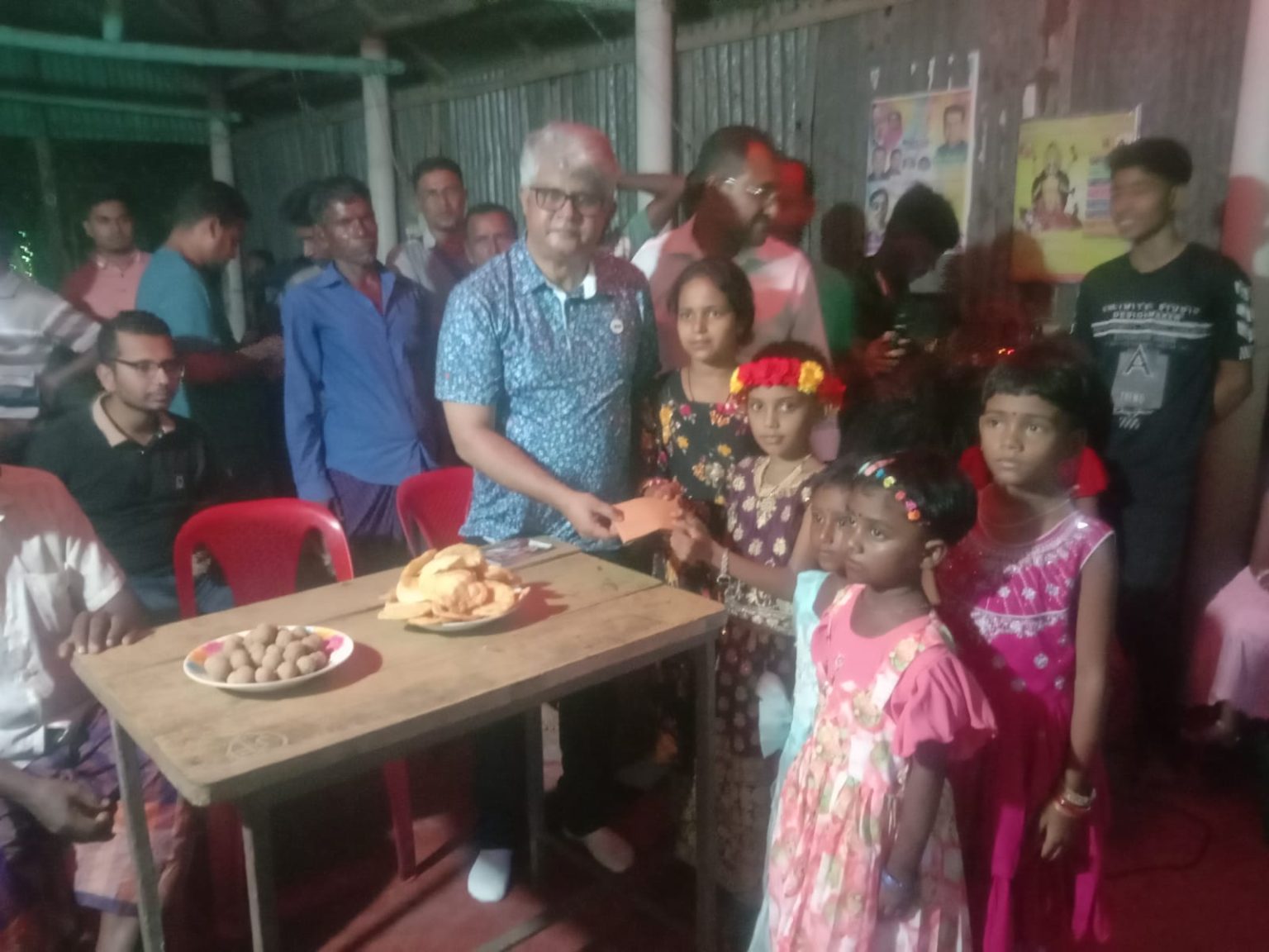 তেরখাদায় যুক্তরাজ্য বিএনপি নেতা পারভেজ মল্লিকের বিভিন্ন পূজা মন্দির পরিদর্শন ও শুভেচ্ছা বিনিময়