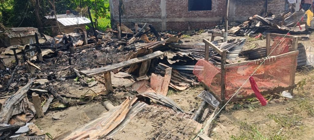 কলাপাড়ায় আগুনে দোকান পুড়ে ছাই, ৪০ লাখ টাকার ক্ষতি