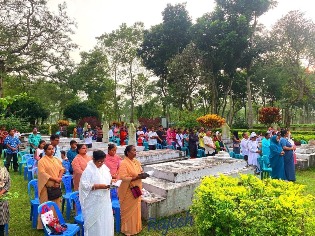 শ্রীমঙ্গল খেজুরীছড়ায় দু’শতাব্দী কবরস্থানে “অল সোলস ডে ” পালিত
