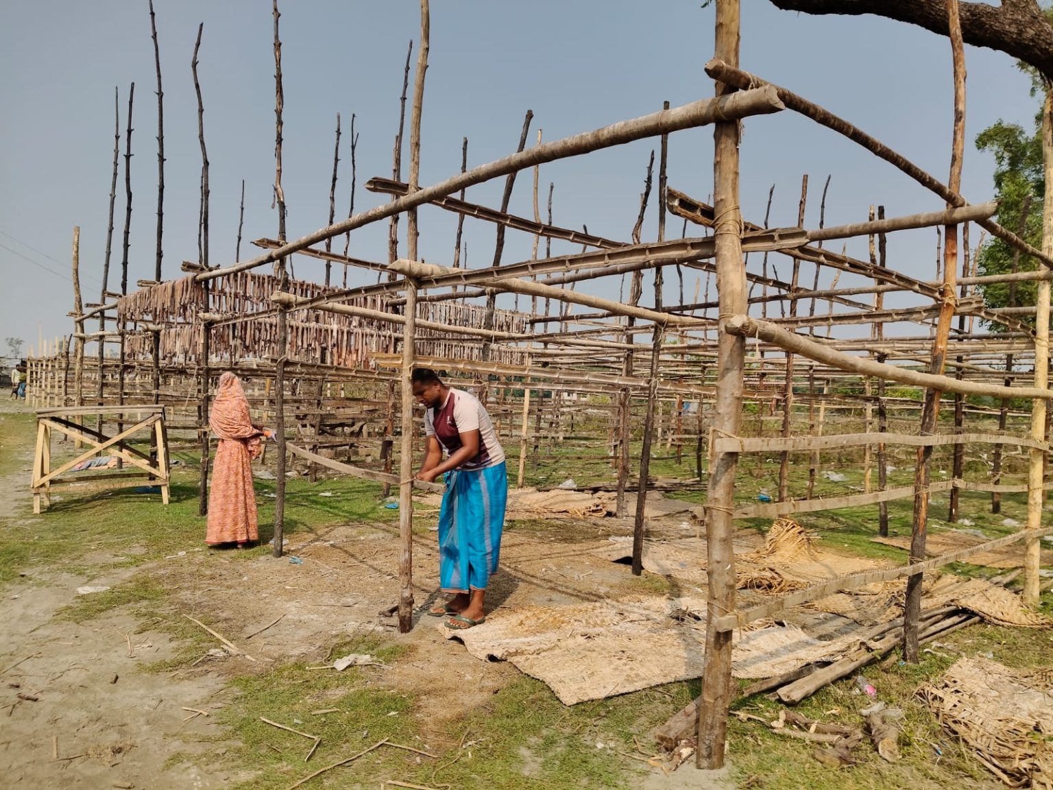 কুয়াকাটা শুঁটকি মৌসুমে কর্মসংস্থানে চলছে শুটকি পল্লি নির্মাণের কাজ