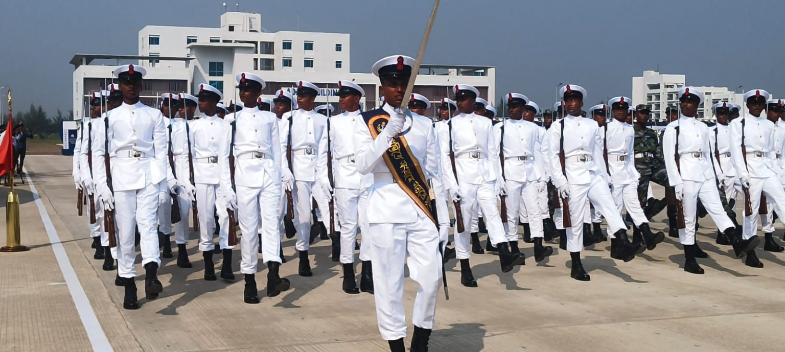 নৌবাহিনীর নবীন নাবিকদের শিক্ষা সমাপনী কুচকাওয়াজ অনুষ্ঠিত