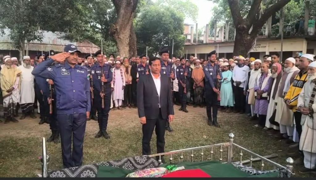 মহম্মদপুরে বীর মুক্তিযোদ্ধা রোস্তম আলী শিকদারের রাষ্ট্রীয় মর্যাদায় দাফন