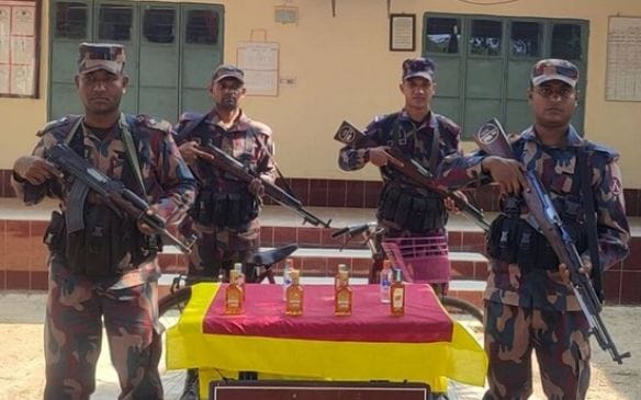 সাতক্ষীরা ও কলারোয়া সীমান্তে তিন লক্ষাধিক টাকার পন্য আটক