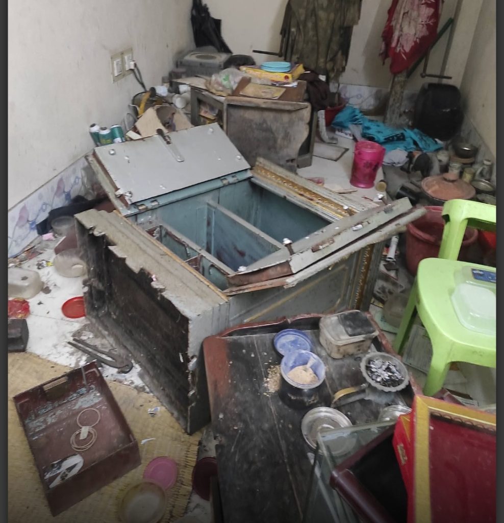 পাবনার ভাঙ্গুড়ায় ডাকাতি, ৪০ ভরি স্বর্ণ ও নগদ ২০ লাখ টাকা